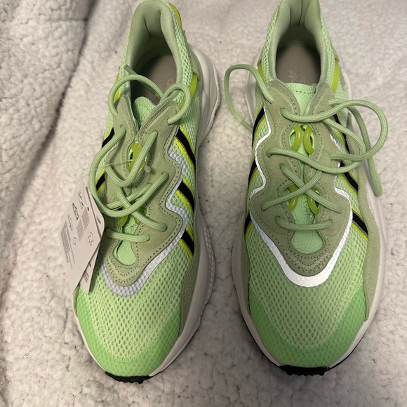 Green adidas Osweego Men’s size 7 - Picture 1 of 3